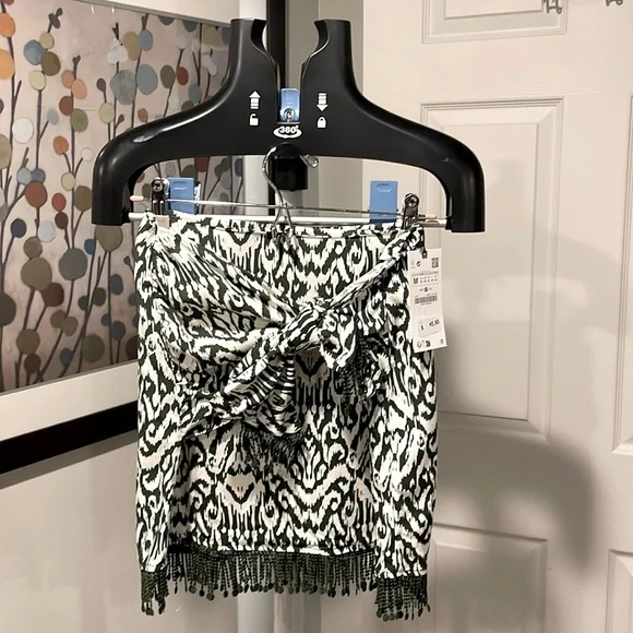 NWT - Knotted Fringe Print Skirt - Picture 2 of 6